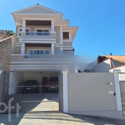 Casa Residencial com 350m², 4 quartos, 2 suítes, 4 garagens, no bairro Canto em Florianópolis