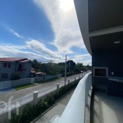 Apartamentos com 94m², 3 quartos, 1 suíte, 2 garagens, no bairro Lagoa Pequena em Florianópolis