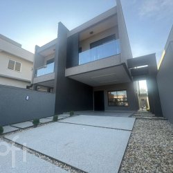 Casa Residencial com 162m², 3 quartos, 1 suíte, 2 garagens, no bairro Ingleses em Florianópolis