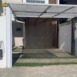 Casa Residencial com 85m², 2 quartos, 2 suítes, 2 garagens, no bairro São João do Rio Vermelho em Florianópolis