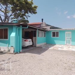 Casa Residencial com 80m², 2 quartos, no bairro Praia de Fora em Palhoça