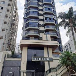 Apartamentos com 69m², 2 quartos, 1 garagem, no bairro Centro em Florianópolis