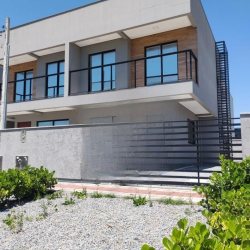 Casa Residencial com 107m², 3 quartos, 1 suíte, 1 garagem, no bairro Pinheira em Palhoça