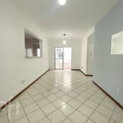 Apartamentos com 86m², 3 quartos, 1 suíte, 1 garagem, no bairro Trindade em Florianópolis