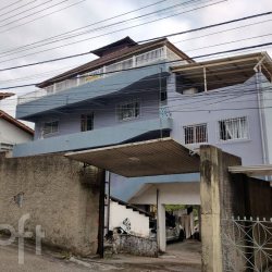 Casa Residencial com 265m², 8 quartos, 8 suítes, 6 garagens, no bairro Agronômica em Florianópolis