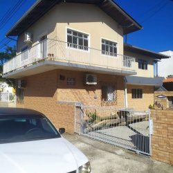 Casa Residencial com 140m², 4 quartos, no bairro Morretes em Palhoça