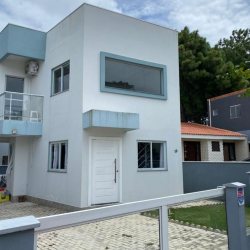 Casa Residencial com 126m², 2 quartos, 2 suítes, no bairro São João do Rio Vermelho em Florianópolis