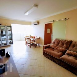 Apartamentos com 79m², 3 quartos, 1 suíte, 2 garagens, no bairro Centro em Florianópolis