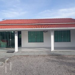 Casa Residencial com 120m², 3 quartos, 1 suíte, 2 garagens, no bairro Pinheira em Palhoça