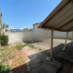 Casa Residencial com 739m², 3 quartos, 1 suíte, 4 garagens, no bairro Capoeiras em Florianópolis