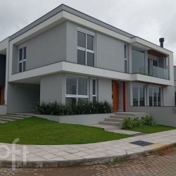 Casa Residencial com 194m², 3 quartos, 3 suítes, 2 garagens, no bairro Rio tavares central em Florianópolis