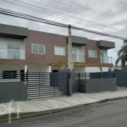 Casa Residencial com 167m², 3 quartos, 2 suítes, 2 garagens, no bairro Campeche Central em Florianópolis