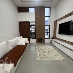 Casa Residencial com 199m², 3 quartos, 3 suítes, 2 garagens, no bairro Cidade Universitaria Pedra Branca em Palhoça