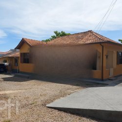 Casa Residencial com 200m², 2 quartos, no bairro Alto Ribeirão Leste em Florianópolis