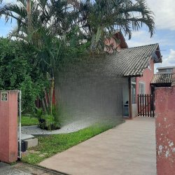 Casa Residencial com 200m², 5 quartos, 1 suíte, no bairro Campeche Sul em Florianópolis