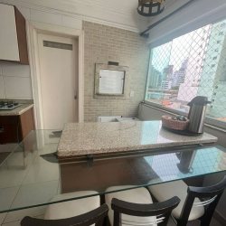 Apartamentos com 99m², 3 quartos, 1 suíte, 2 garagens, no bairro Centro em Balneário Camboriú