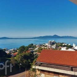 Casa Residencial com 325m², 3 quartos, 2 suítes, no bairro Itaguaçu em Florianópolis