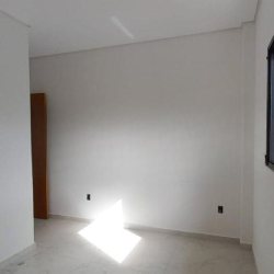 Casa Residencial com 88m², 2 quartos, 2 suítes, 2 garagens, no bairro São João do Rio Vermelho em Florianópolis