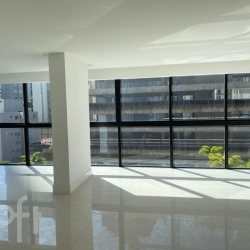 Apartamentos com 122m², 3 quartos, 3 suítes, 3 garagens, no bairro Centro em Balneário Camboriú