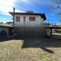 Casa Residencial com 200m², 4 quartos, 2 suítes, 7 garagens, no bairro Campeche Sul em Florianópolis