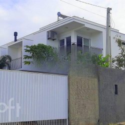 Casa Residencial com 180m², 1 quarto, 3 suítes, no bairro Campeche Norte em Florianópolis