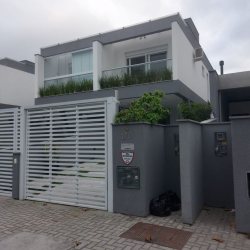 Casa Residencial com 145m², 3 quartos, 1 suíte, no bairro Campeche Central em Florianópolis