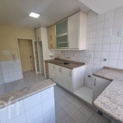 Apartamentos com 64m², 2 quartos, 1 garagem, no bairro Centro em Florianópolis