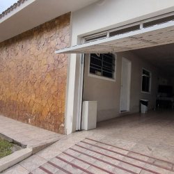 Casa Residencial com 170m², 3 quartos, 1 suíte, 3 garagens, no bairro Capoeiras em Florianópolis