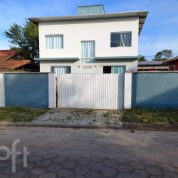 Casa Residencial com 84m², 2 quartos, no bairro São João do Rio Vermelho em Florianópolis