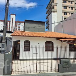 Casa Residencial com 160m², 7 quartos, 2 garagens, no bairro Saco dos limões em Florianópolis