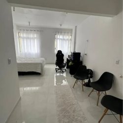 Apartamentos com 30m², 1 quarto, no bairro Centro em Florianópolis