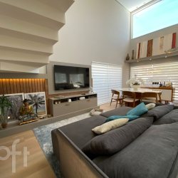 Casa Residencial com 280m², 4 quartos, 2 suítes, 2 garagens, no bairro Rio tavares central em Florianópolis