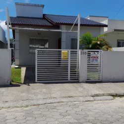 Casa Residencial com 85m², 2 quartos, 1 suíte, 1 garagem, no bairro São João do Rio Vermelho em Florianópolis