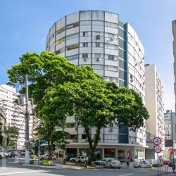 Apartamentos com 102m², 3 quartos, 1 suíte, 1 garagem, no bairro Centro em Florianópolis