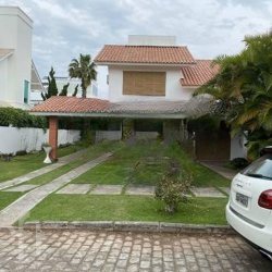 Casa Residencial com 236m², 5 quartos, 3 suítes, 3 garagens, no bairro Jurere Oeste em Florianópolis