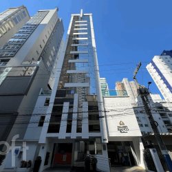 Apartamentos com 108m², 3 quartos, 1 suíte, 2 garagens, no bairro Centro em Balneário Camboriú