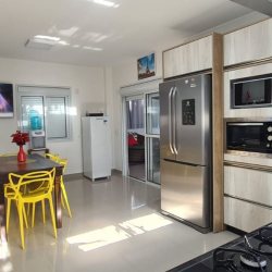 Casa Residencial com 150m², 4 quartos, 1 suíte, 2 garagens, no bairro Pinheira em Palhoça