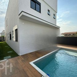 Casa Residencial com 209m², 4 quartos, 3 suítes, 2 garagens, no bairro Ingleses em Florianópolis