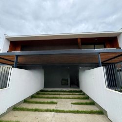 Casa Residencial com 121m², 3 quartos, no bairro Campeche Central em Florianópolis