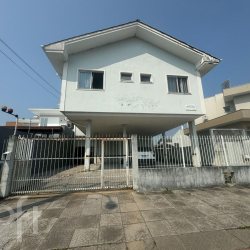 Apartamentos com 55m², 2 quartos, 1 suíte, 1 garagem, no bairro Ressacada em Florianópolis