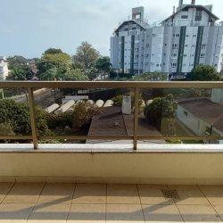 Apartamentos com 100m², 3 quartos, 1 suíte, 2 garagens, no bairro João Paulo em Florianópolis