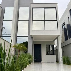 Casa Residencial com 115m², 3 quartos, 2 suítes, no bairro São João do Rio Vermelho em Florianópolis