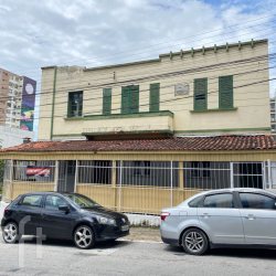 Casa Residencial com 300m², 2 quartos, no bairro Centro em Florianópolis