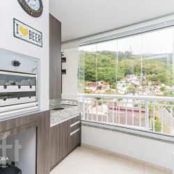 Apartamentos com 104m², 3 quartos, 1 suíte, 2 garagens, no bairro Itacorubi em Florianópolis