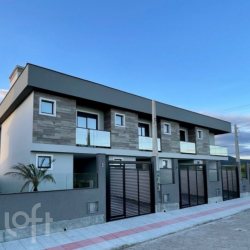 Casa Residencial com 82m², 2 quartos, 2 suítes, no bairro Praia do Sonho em Palhoça