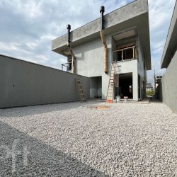 Casa Residencial com 147m², 3 quartos, 1 suíte, no bairro Ressacada em Florianópolis