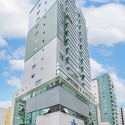 Apartamentos com 110m², 3 quartos, 3 suítes, 2 garagens, no bairro Centro em Balneário Camboriú