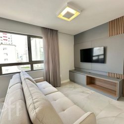 Apartamentos com 101m², 3 quartos, 1 suíte, 2 garagens, no bairro Centro em Balneário Camboriú