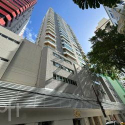 Apartamentos com 210m², 3 quartos, 1 suíte, 2 garagens, no bairro Centro em Balneário Camboriú