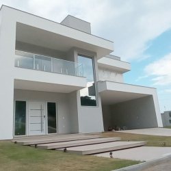 Casa Residencial com 378m², 4 quartos, 3 suítes, 4 garagens, no bairro Ingleses em Florianópolis